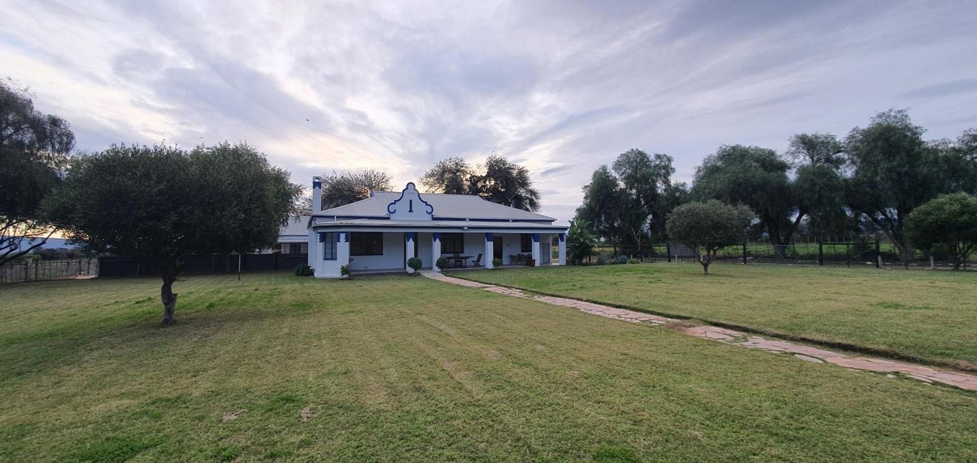 Karoo Leeu Self Catering Villa Oudtshoorn Exteriör bild