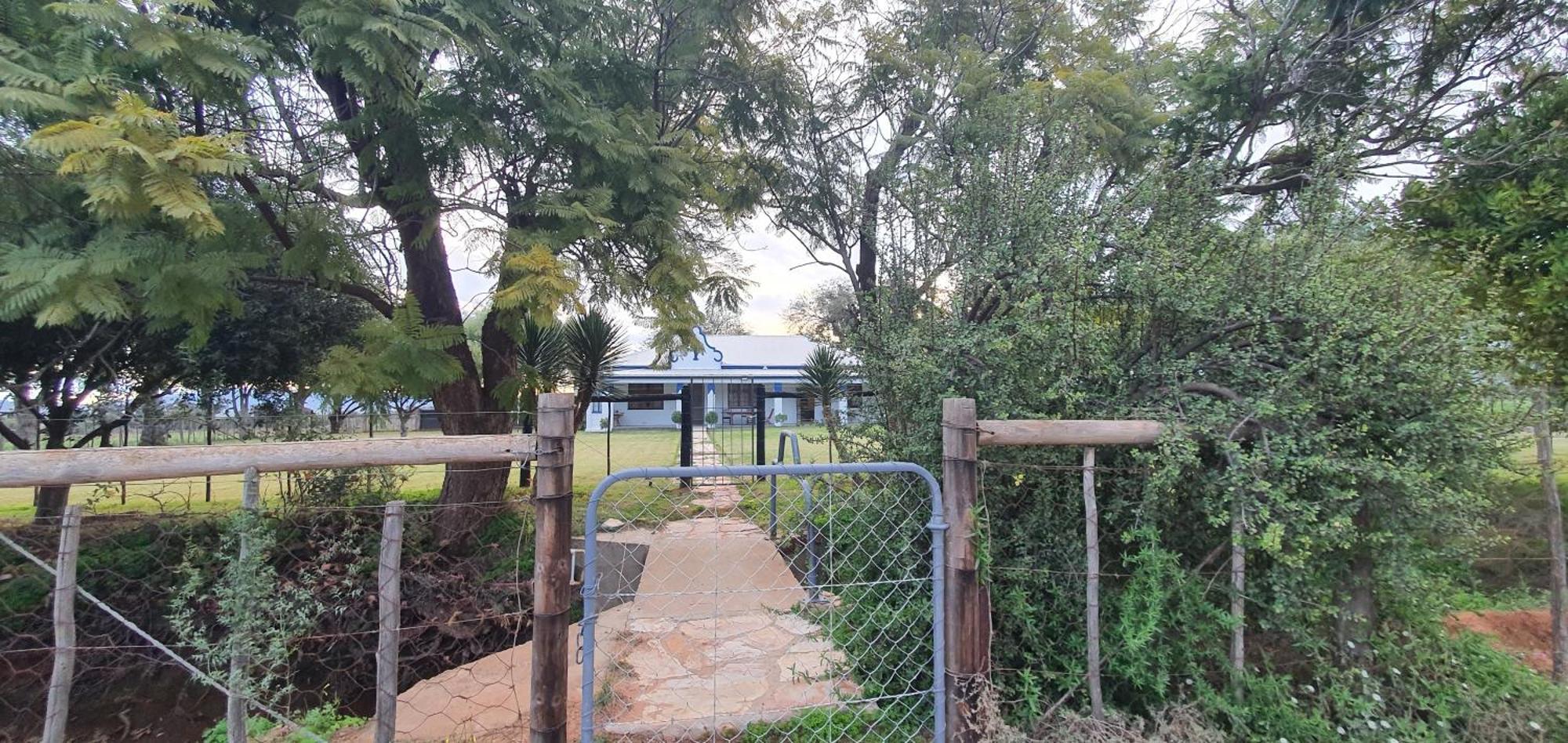 Karoo Leeu Self Catering Villa Oudtshoorn Exteriör bild