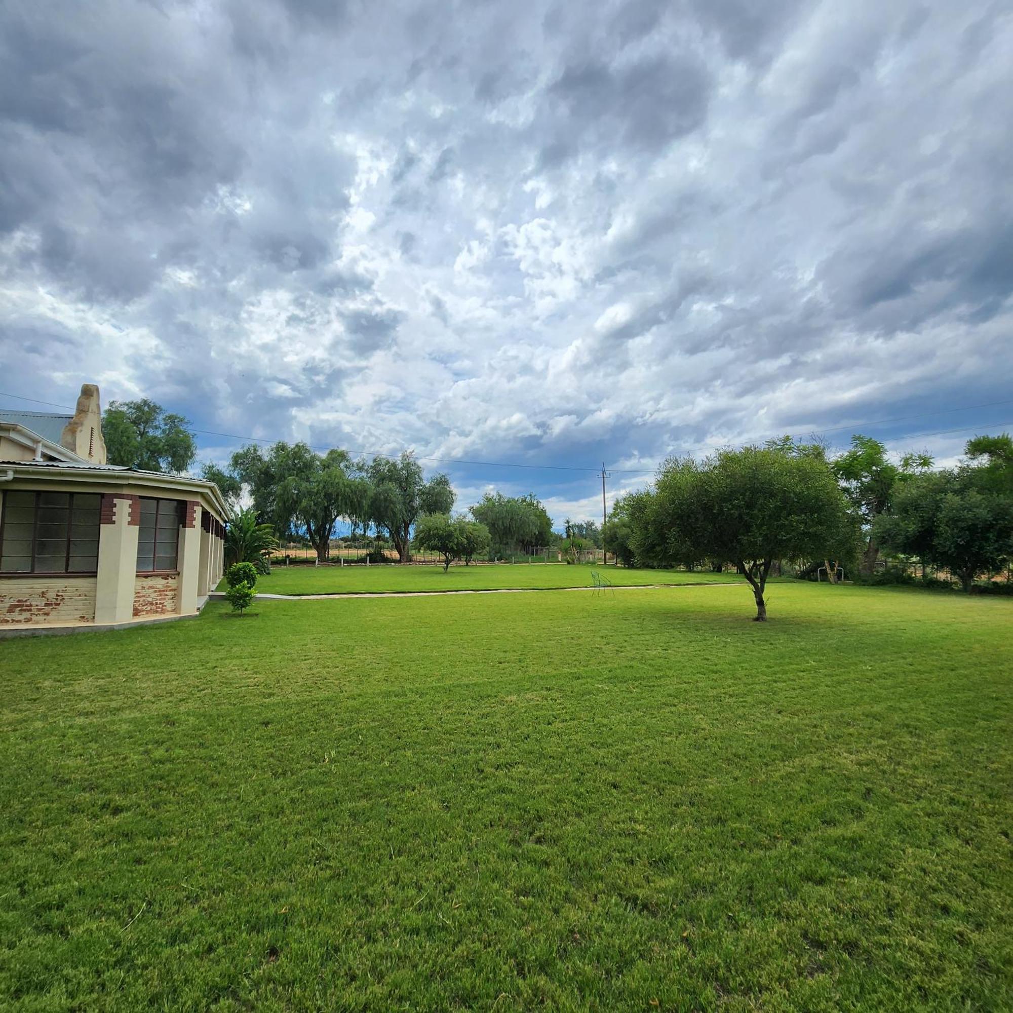 Karoo Leeu Self Catering Villa Oudtshoorn Exteriör bild